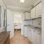 1100 Beachfront First Line * ماربيا