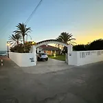ヴィラ 1100 Beachfront First Line