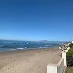 ヴィラ 1100 Beachfront First Line *