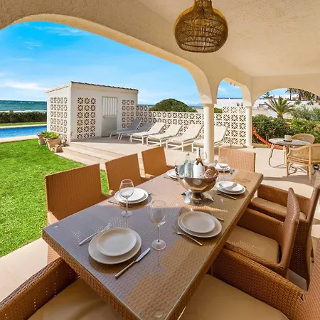 1100 Beachfront First Line