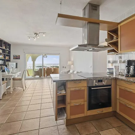 1100 Beachfront First Line וילה