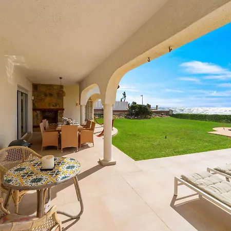 1100 Beachfront First Line *