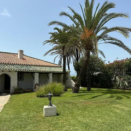1100 Beachfront First Line מארבלה