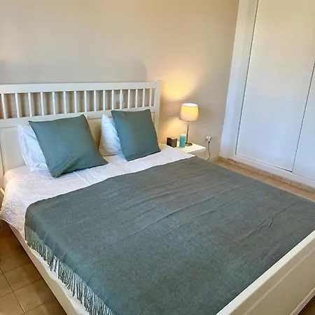 1100 Beachfront First Line וילה *