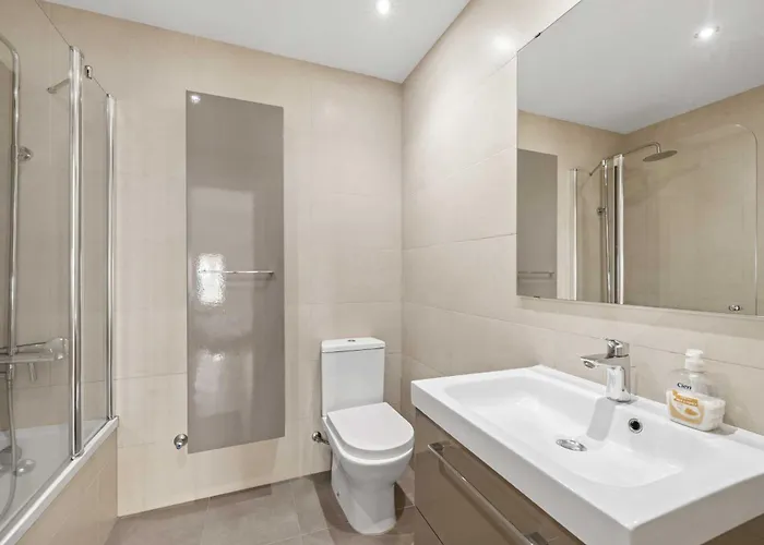 1100 Beachfront First Line