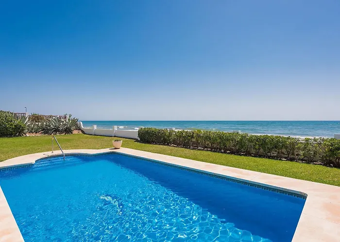 1100 Beachfront First Line Вилла