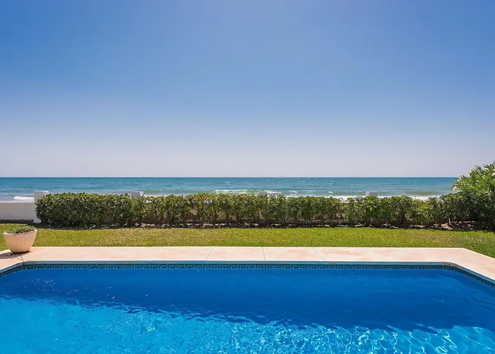 1100 Beachfront First Line Вилла Марбелья