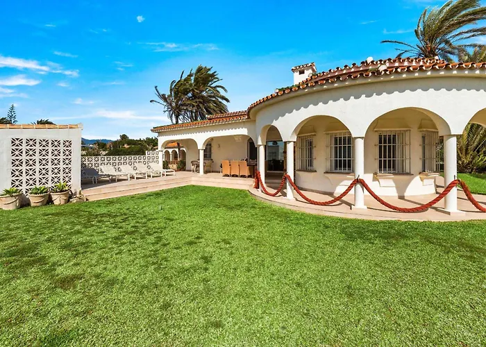 1100 Beachfront First Line * Марбелья