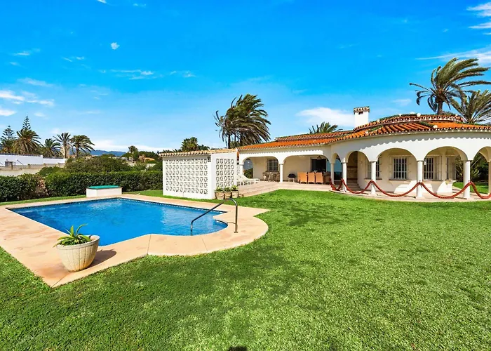 1100 Beachfront First Line Вилла Марбелья