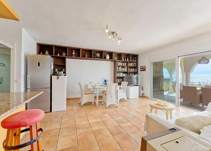 1100 Beachfront First Line * Марбелья