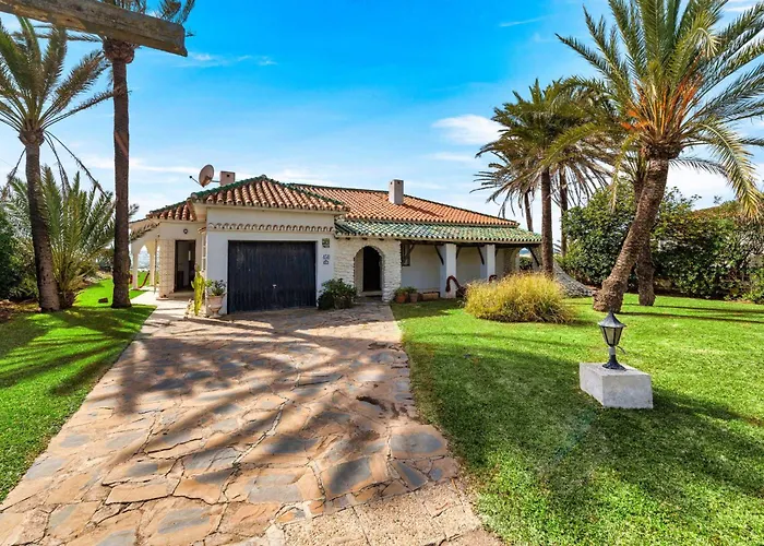 1100 Beachfront First Line 马尔韦利亚