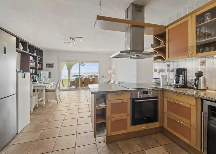 1100 Beachfront First Line 别墅