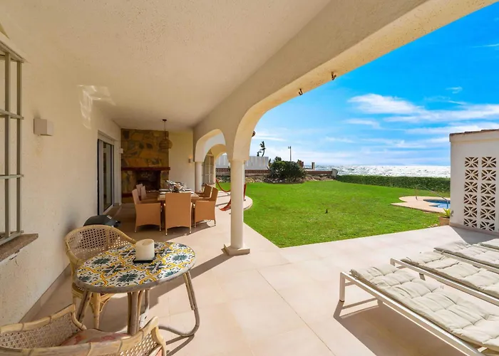 1100 Beachfront First Line *