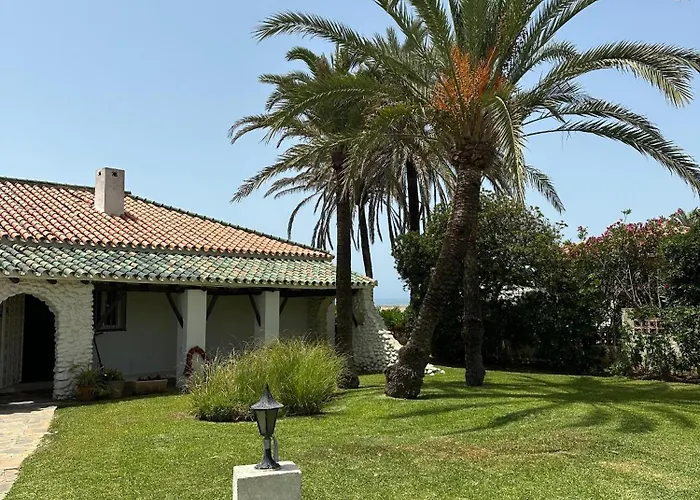 1100 Beachfront First Line 马尔韦利亚